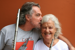 Mauro Senise com a professora Odette Ernest Dias
